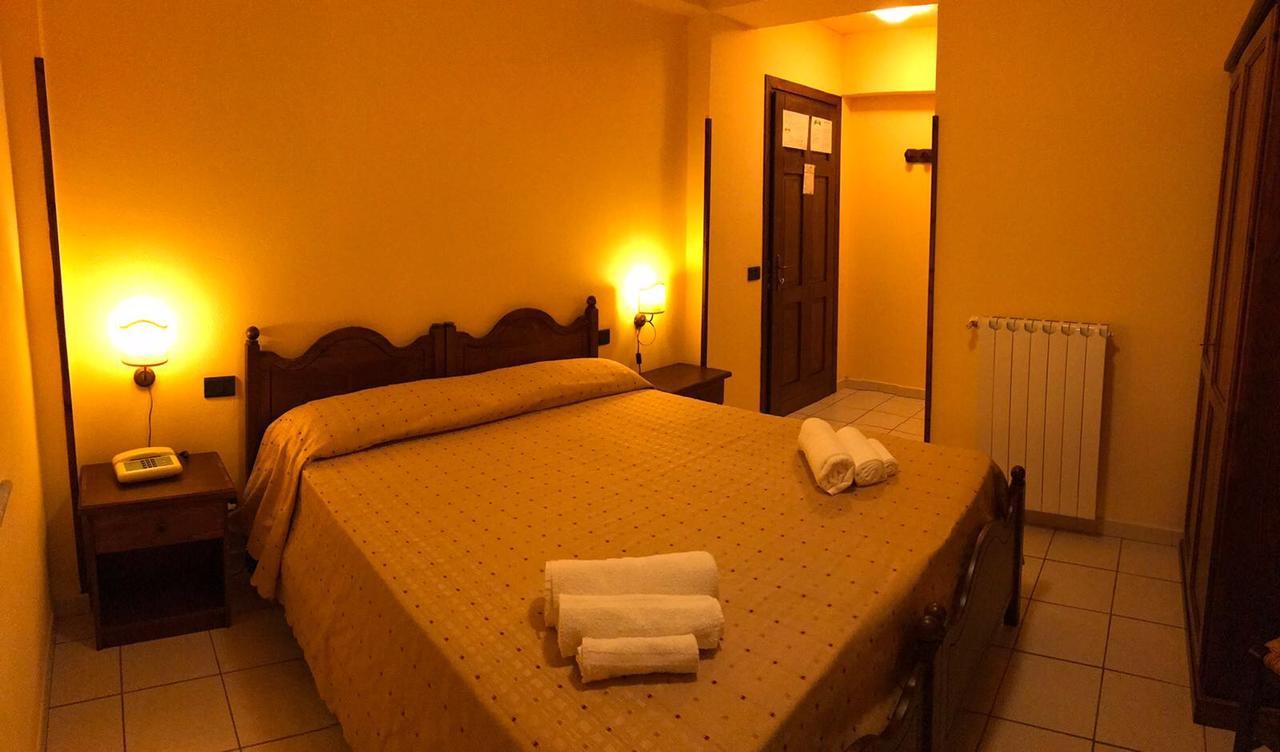 La Locanda Di San Francesco Hotel Viggianello Buitenkant foto