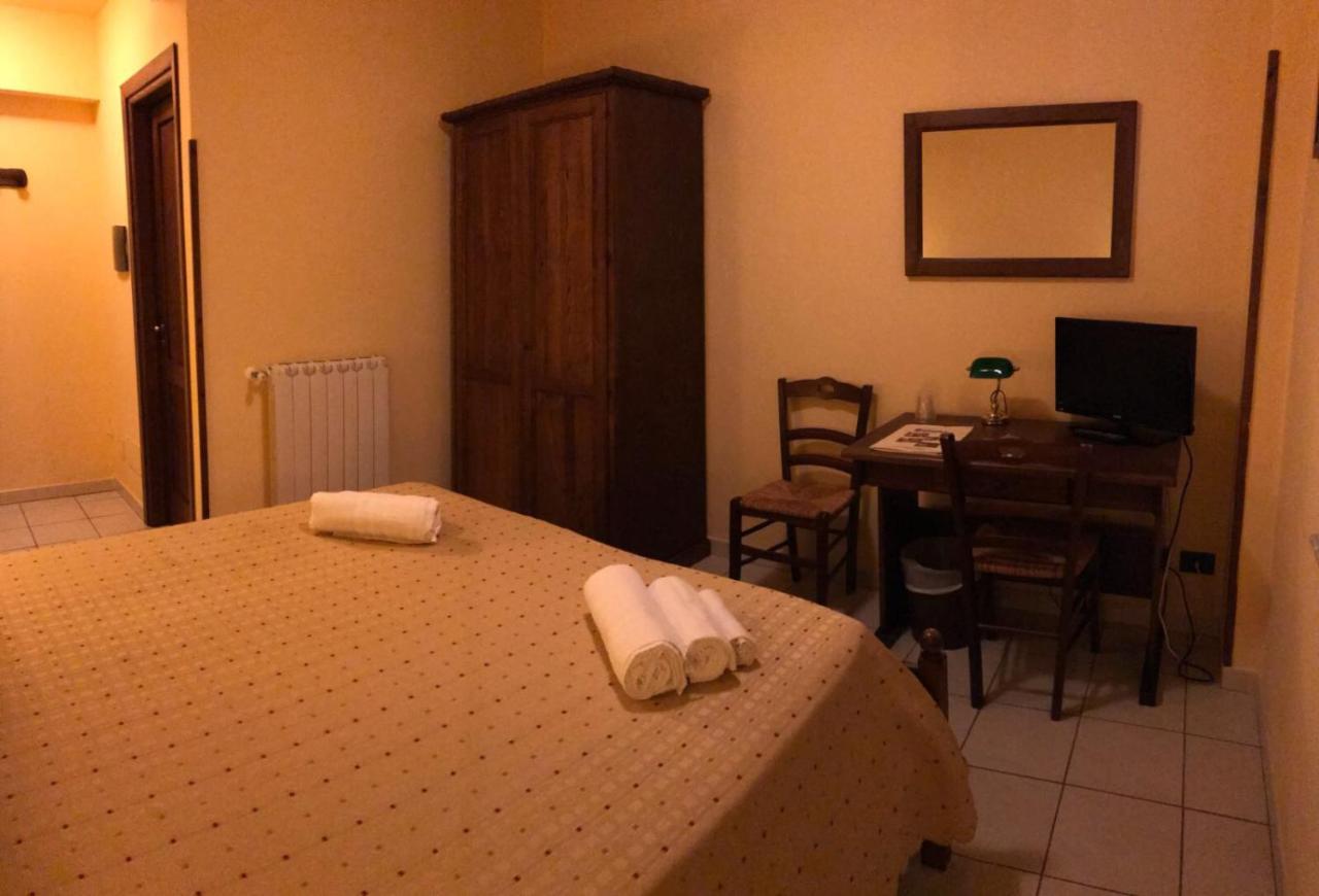 La Locanda Di San Francesco Hotel Viggianello Buitenkant foto